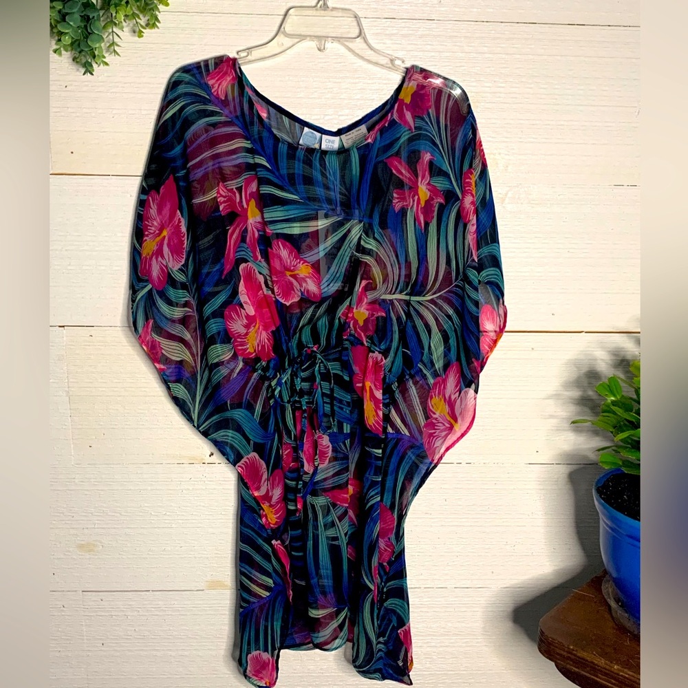 Sorbetto Accessori Beach Cover up.  One Size.  Floral Print.